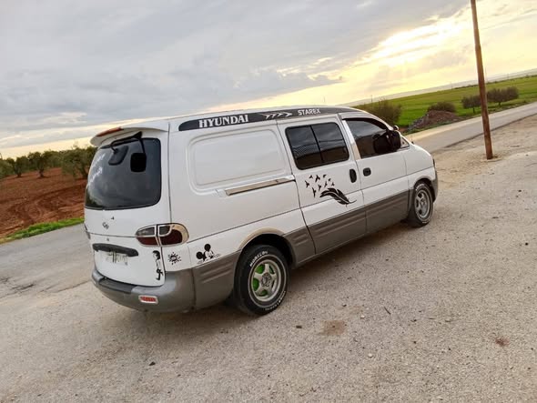 هيونداي ستاركس 1999 - صورة 2