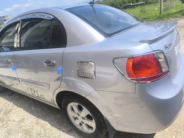 كيا ريو 2011 - صورة 2