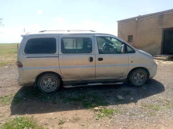 هيونداي H-1 2003 - صورة 3