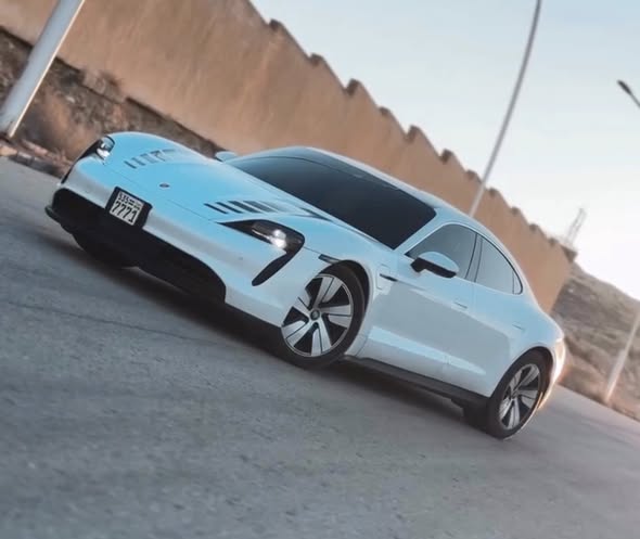 بورش تايكان 2022 - صورة 3