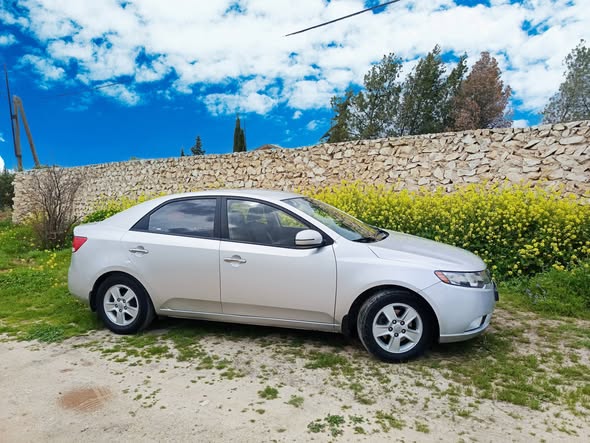 كيا سيراتو 2013 - صورة 2