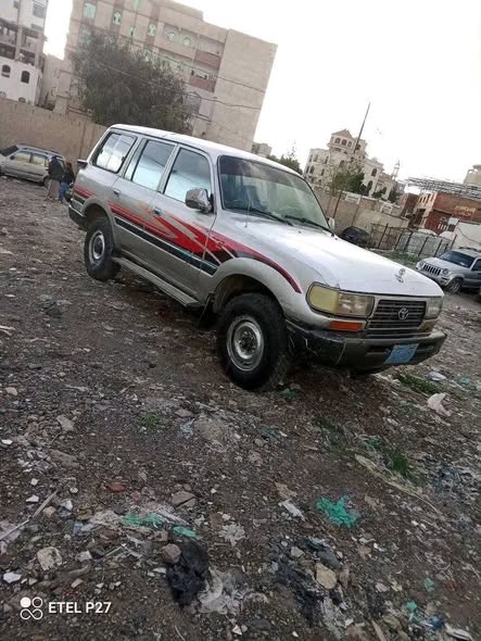 تويوتا لاند كروزر 1996 - صورة 1