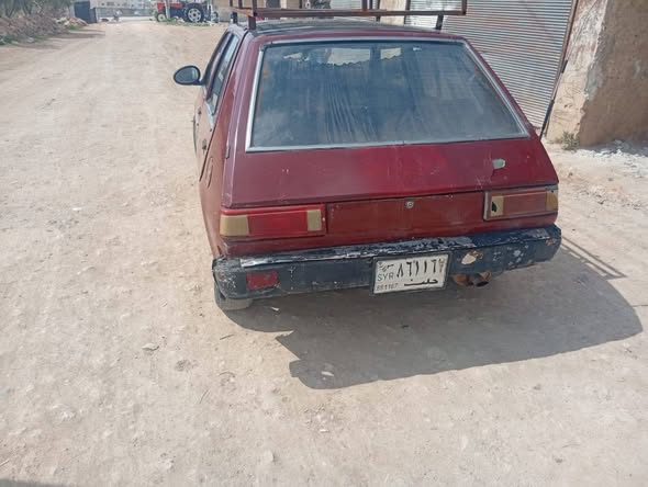 ميتسوبيشي 1200 1983 - صورة 1