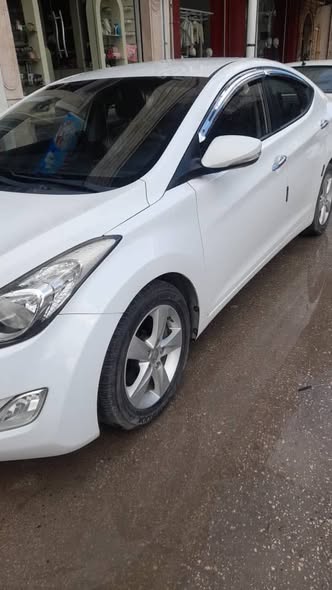 هيونداي الينترا 2012 - صورة 1