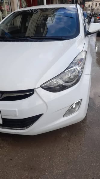 هيونداي الينترا 2012 - صورة 3