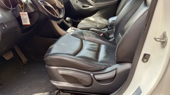 هيونداي افانتي 2012 - صورة 2