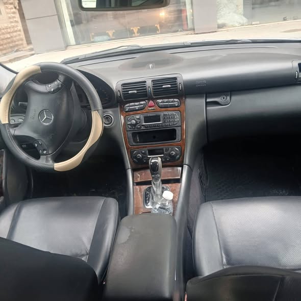 مرسيدس سي 2002 - صورة 2