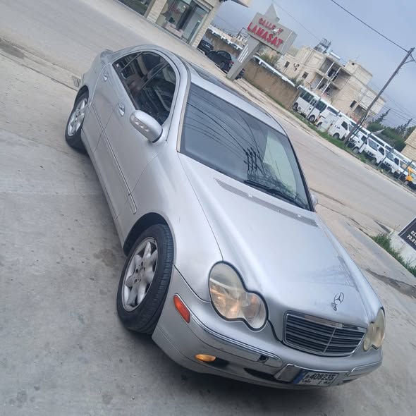 مرسيدس سي 2002 - صورة 3