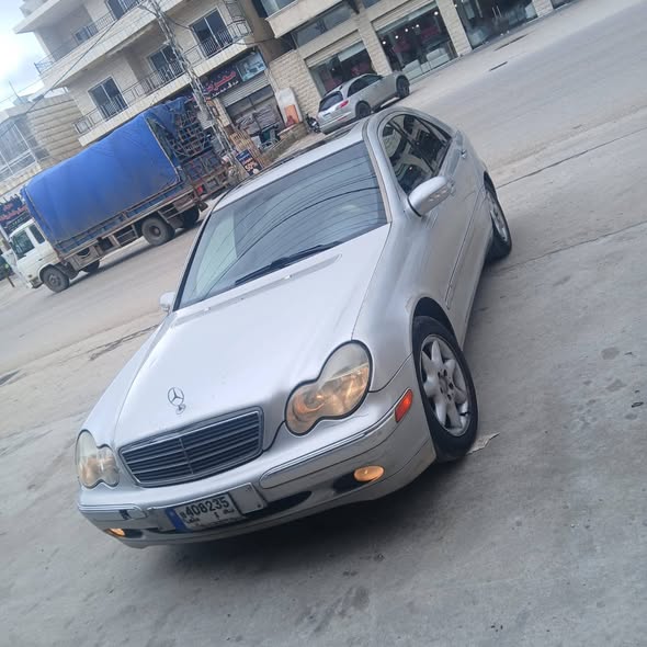 مرسيدس سي 2002 - صورة 5