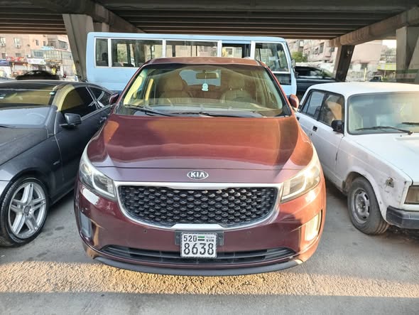 كيا سيدونا 2017 - صورة 1