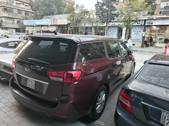 كيا سيدونا 2017 - صورة 3