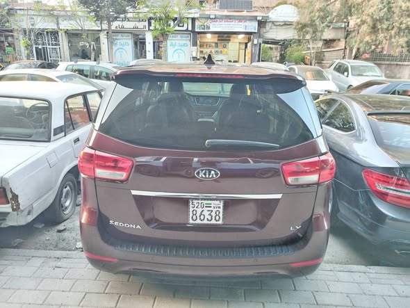 كيا سيدونا 2017 - صورة 4