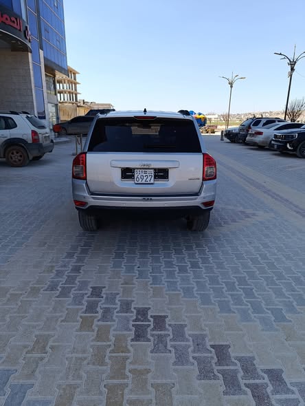 جيب كومباس 2011 - صورة 3