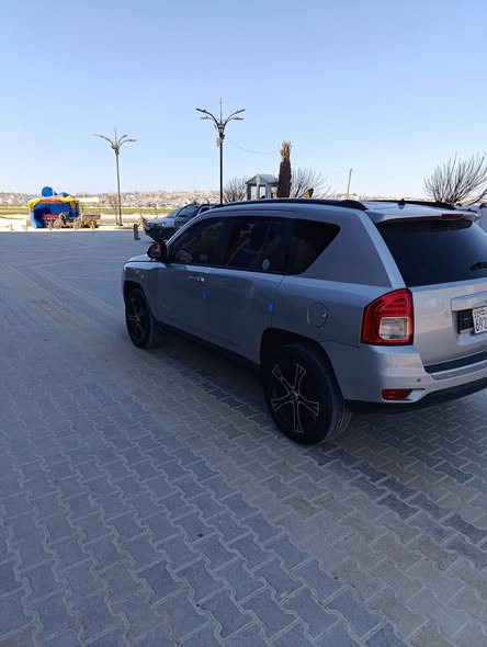 جيب كومباس 2011 - صورة 4