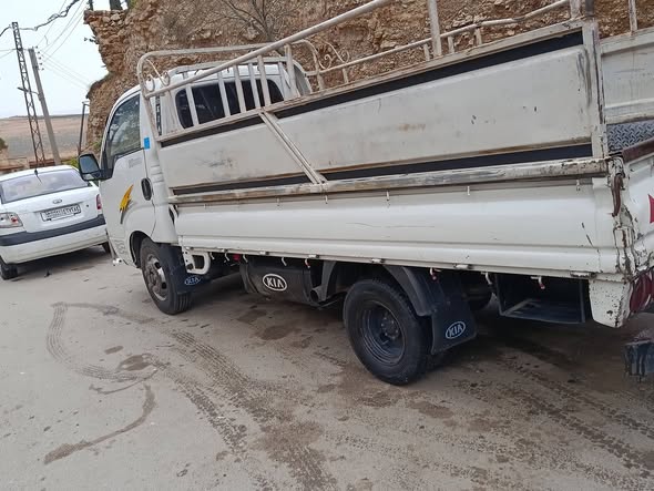 كيا بونغو 2007 - صورة 4