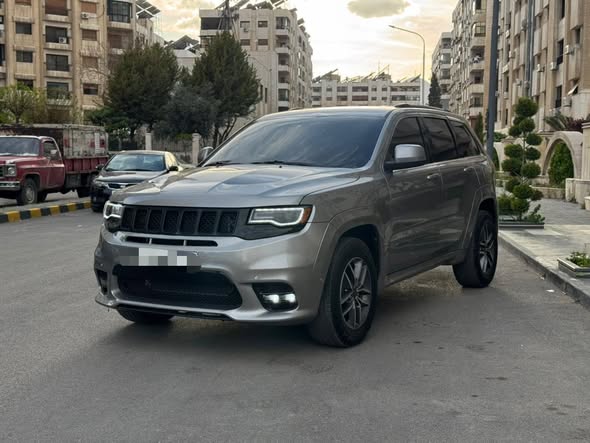 جيب جراند شيروكي 2019 - صورة 2