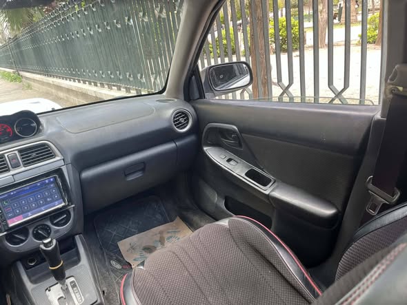 سوبارو امبريزا 2004 - صورة 5