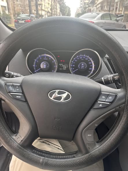 هيونداي سوناتا 2011 - صورة 2