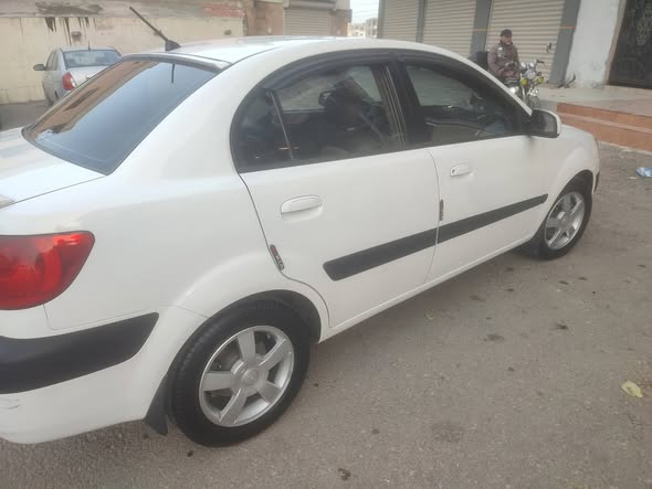 كيا ريو 2003 - صورة 4