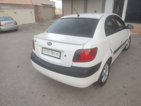 كيا ريو 2003 - صورة 5