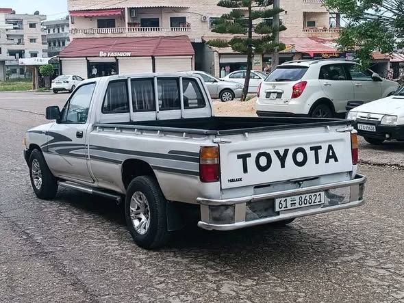 تويوتا هايلوكس 1991 - صورة 3