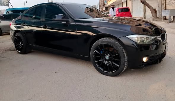 بي إم دبليو 318i 2016 - صورة 2