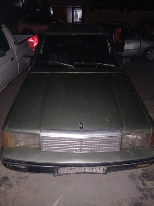 مازدا 929 1983 - صورة 1