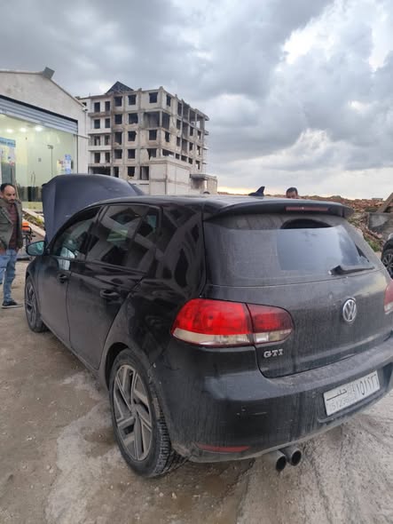 فولكس فاجن جولف 2010 - صورة 2