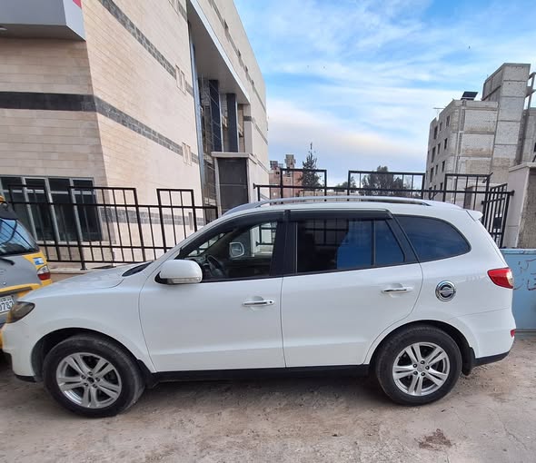 هيونداي سنتافيه 2011 - صورة 2