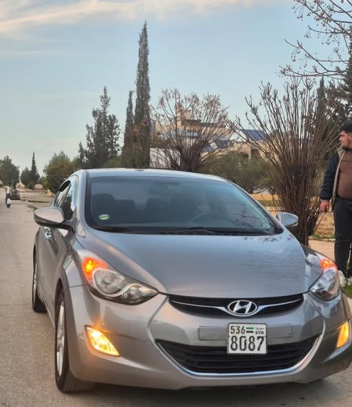 هيونداي أفانتي 2012