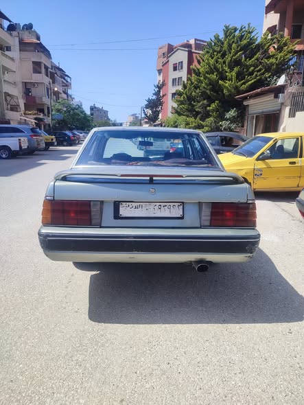 مازدا 929 1983 - صورة 4