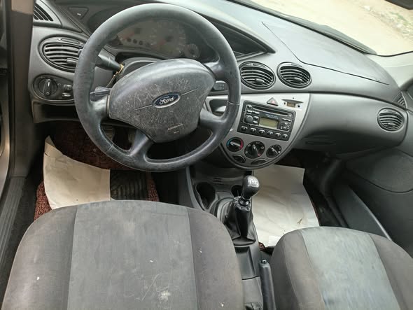 فورد فوكاس 2003 - صورة 5