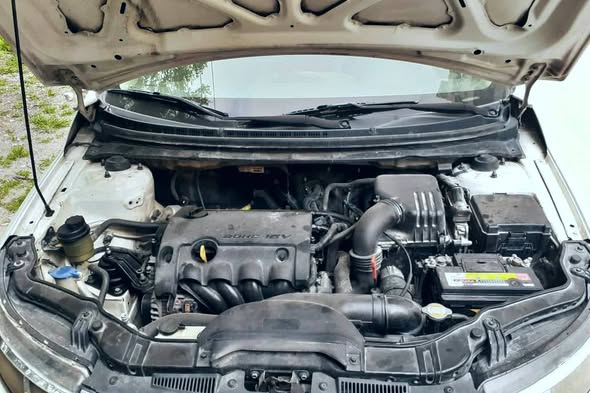 كيا فورتي 2010 - صورة 5