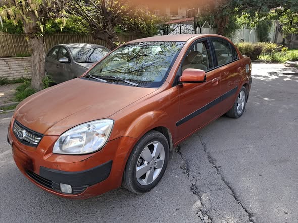 كيا ريو 2010 - صورة 1