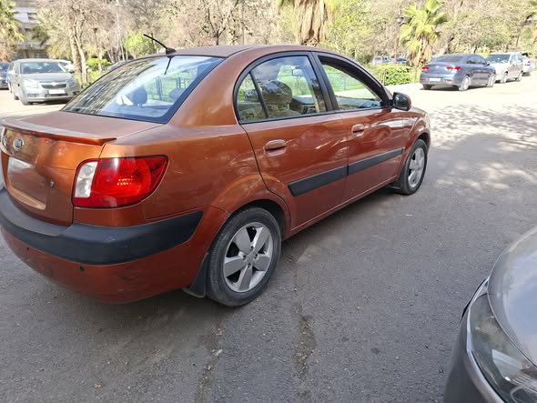 كيا ريو 2010 - صورة 3