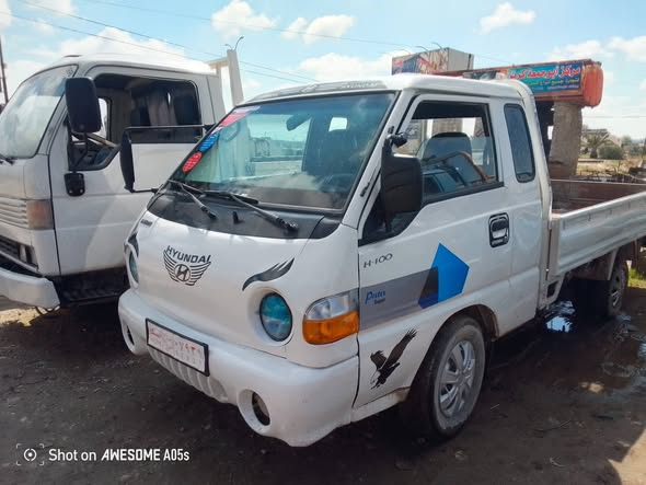 هيونداي H-100 2001 - صورة 1