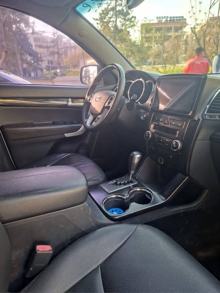 كيا سورينتو 2011 - صورة 2