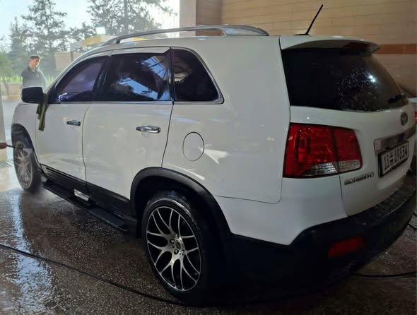 كيا سورينتو 2011 - صورة 3