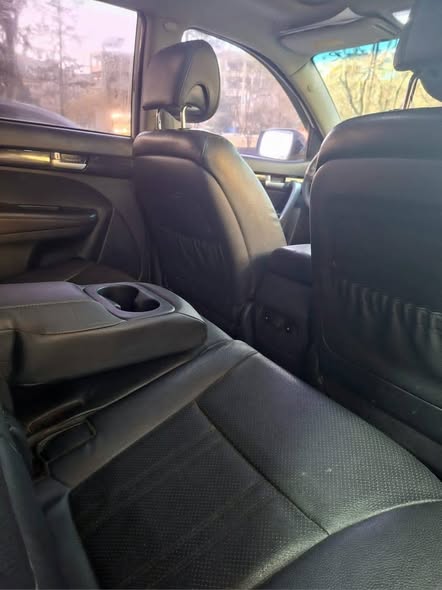 كيا سورينتو 2011 - صورة 4