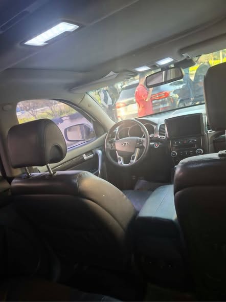 كيا سورينتو 2011 - صورة 5