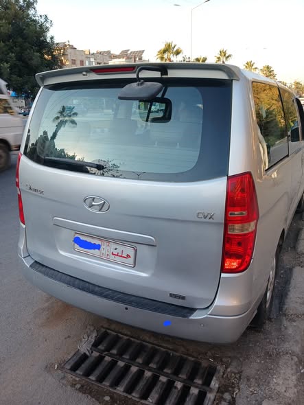 هيونداي ستاريكس 2010 - صورة 3