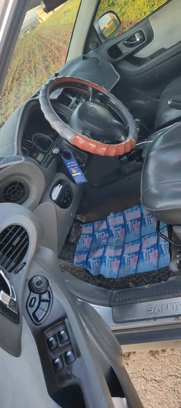 هيونداي سنتافيه 2005 - صورة 5