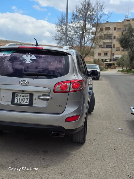 هيونداي سانتافي 2011 - صورة 2