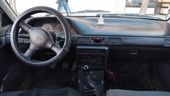 مازدا ٣٢٣ 1993 - صورة 2