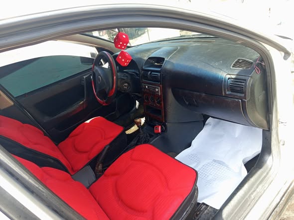 اوبل استرا 2000 - صورة 3