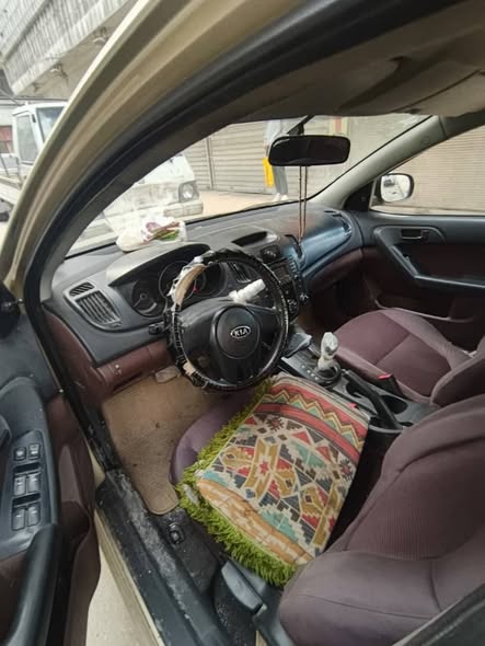 كيا فورتي 2009 - صورة 2