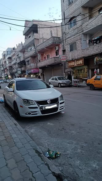 فولكس فاجن إيوس 2009 - صورة 3