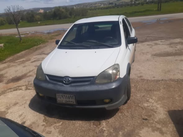 تويوتا ايكو 2004 - صورة 4