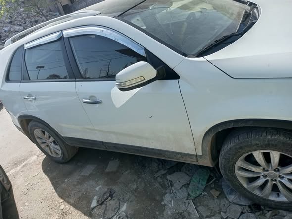 كيا سورينتو 2011 - صورة 5