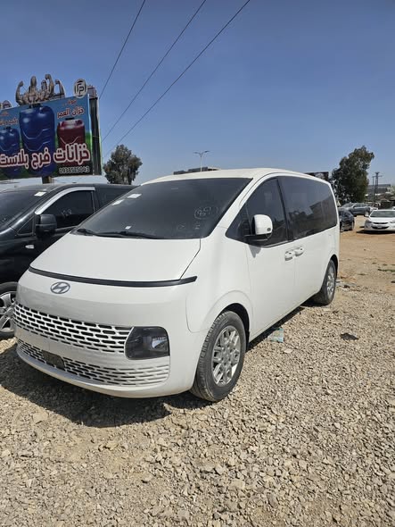 هيونداي ستاريا 2023 - صورة 2